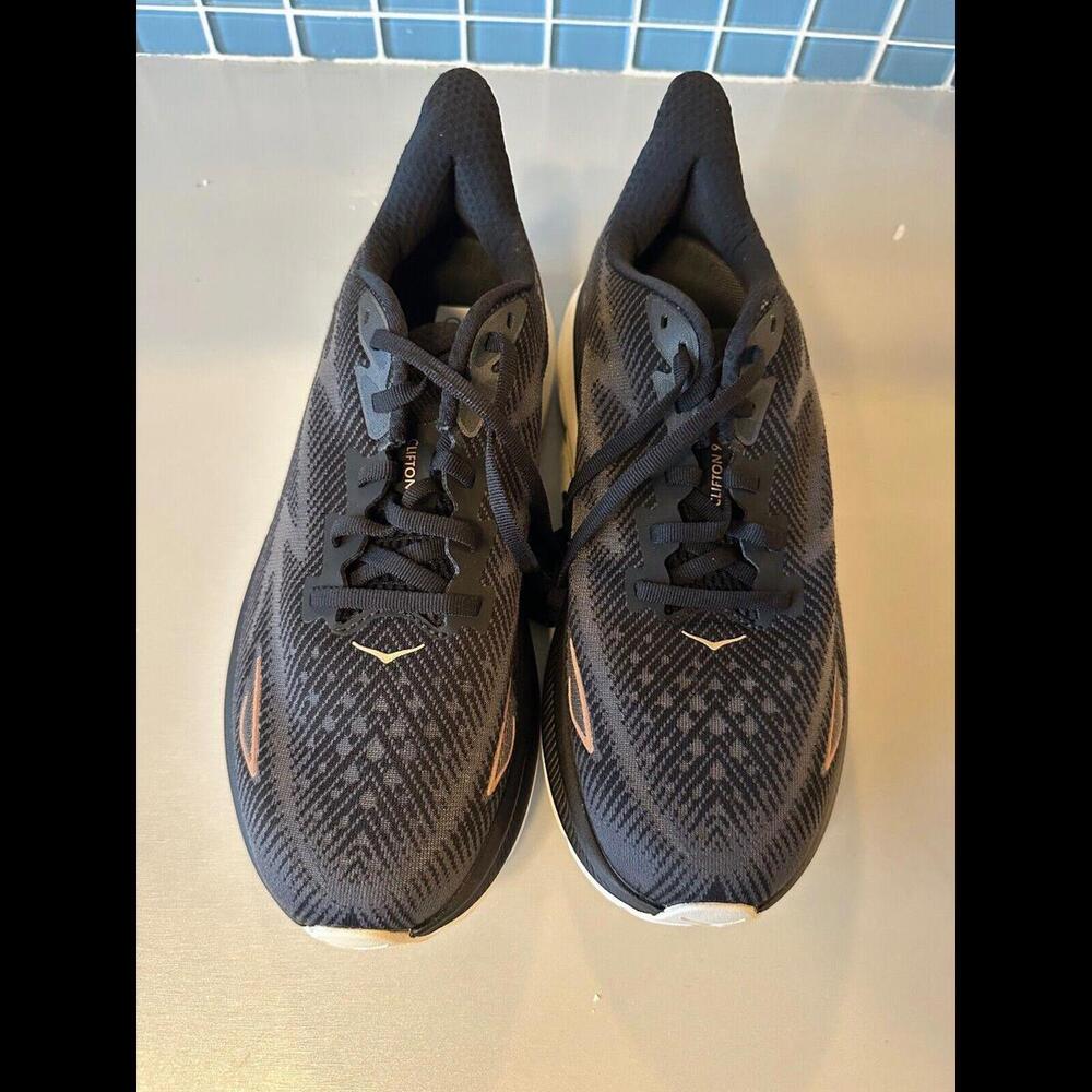 HOKA ONE Clifton 9 Running Shoes Black White Size 9.5 D Women's